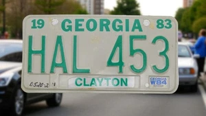 Georgia Nummernschild Anhänger # HAL-453 1983 grün/weiß Clayton County Vintage GUC - Bild 1 von 1