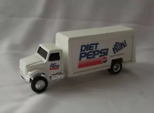 1992 ERTL #9376 1/64 Diecast Metal DIET PEPSI Beverage Truck - NEW IN BOX - Picture 1 of 9
