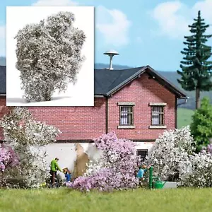 Realistic filigree bush with white flowers Busch 3585 - Picture 1 of 1