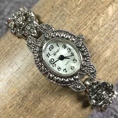 Женские кварцевые часы Wrangler FW99SA-2 Marcasite циферблат MOP серебристые 19 мм 6 3/4 дюйма - Изображение 1 из 4