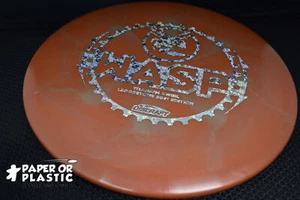 Discraft Ledgestone 2021 TI SWIRL WASP Disc Golf 175 G Mittelklasse dunkelrote Herzen - Bild 1 von 1