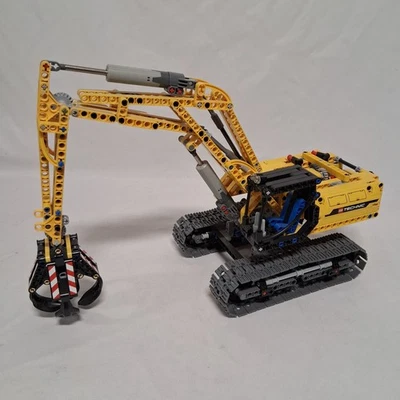 LEGO TECHNIC: Excavator (42006) gelber Raupenbagger  - Bild 1 von 4