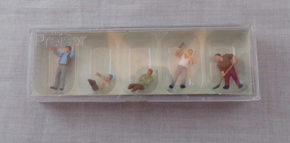 Preiser Team Track Loading Crew. HO scale 1010157 - Image 1 of 1