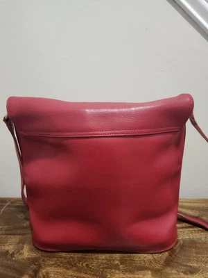 Bolso bandolera de cuero rojo vintage Foto 1 de 4