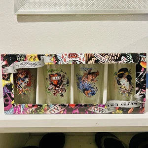 NUEVO EN CAJA Juego de 4 Gafas Ed Hardy Acampanadas Pinta Calavera Koi Geisha Christian Audigier - Imagen 1 de 12
