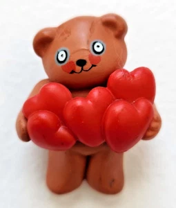 Fun World PIN Valentines Vintage BEAR Brown Teddy HEART Garland 1984 Brooch - Picture 1 of 2