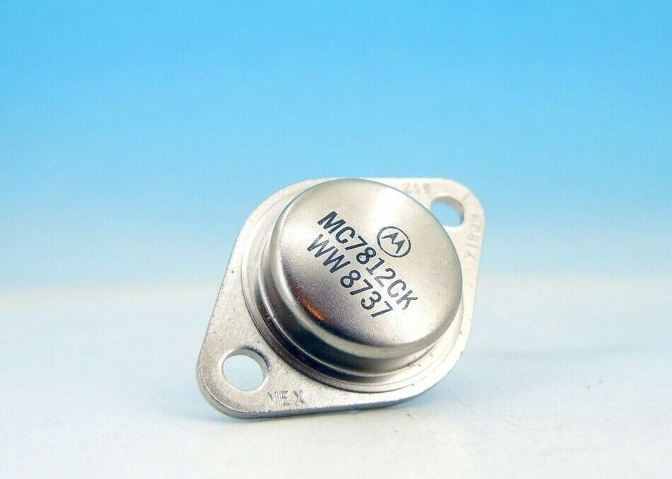 2 x Genuine MC7812CK MOTOROLA 7812 12V 2A Positive Voltage Regulator LM7812 IC - Image 1 of 1