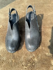 Born Flowers Black Leather Slingback Wedge Clog Biker $70 Womens Size 8 - Picture 1 of 11