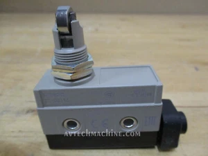 Omron Limit Switch ZC-Q2155 - Picture 1 of 3