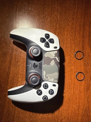 Driftproof PS5 Controller - White With Camo Buttons - Image 1 of 4