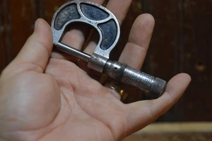 GEO SCHERR MICROMETER 0 - 1" RANGE 0.0001" ACCURACY ENGRAVED 1/64" 1/32" TABLES - Picture 1 of 16