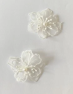 Pair of lace applique motif flower with pearl patch sewing bridal wedding - Picture 1 of 6
