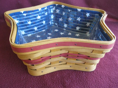 2001 Longaberger Christmas Collection Basket "Red Shining Star" Cover