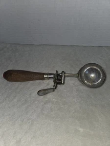 Antiguo mango de madera vintage de 1928 Benedict Indestructo No.14 cuchara de helado de 9"  - Imagen 1 de 7