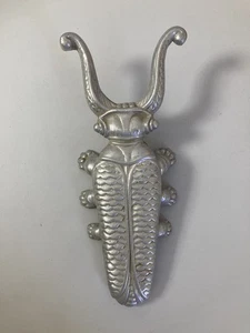 Vintage Aluminiumguss Skarabäus Käfer Käfer Stiefelheber Stiefelentferner dekorativ schön! - Bild 1 von 4