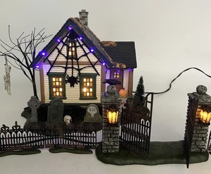 Dept 56 The Spider House 4025340 Halloween Trick or Treat Lane Rare + Iron Gates - Picture 1 of 24