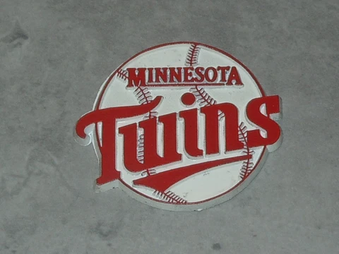 MINNESOTA TWINS Vintage Old MLB RUBBER Baseball FRIDGE MAGNET Standings Board Cover