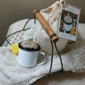 NEW MARKET SPECIAL - Floral Cup Pincushion Kit - Picture 1 of 3