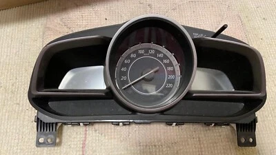 Cuadro de instrumentos velocímetro kilómetros Mazda CX3 2017 2018 2019 D09M55430 Foto 1 de 4