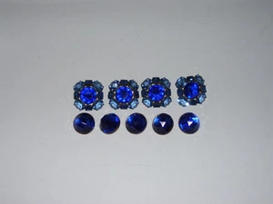 Bottoni antichi in vetro con strass blu vintage - Foto 1 di 3