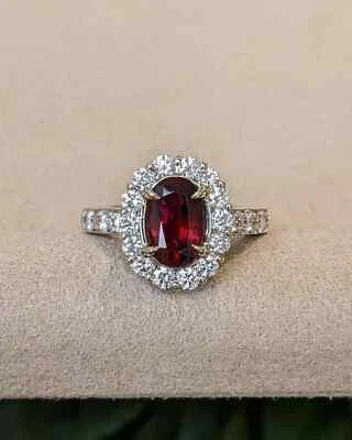 Anillo de compromiso de diamantes y rubíes naturales ovalados de 3,79 quilates de oro blanco macizo de 14 quilates 6,5 7 8 Foto 1 de 4