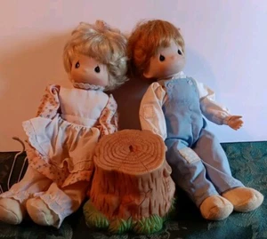 Precious Moments Love One Another 1996 11"Dolls On Stump Enesco Plastic & Bisque - Picture 1 of 11