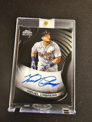 2022 Topps Chrome Black - Autographs Miguel Cabrera #CBA-MC (AU) - Image 1 of 2