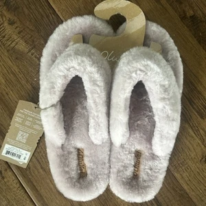 BRANDNEW OluKai Kipe'a Heu Pink Clay Sandals Slippers Furry Slip On Flip Flops 8 - Picture 1 of 6