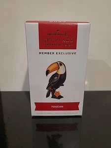 NUEVO Sello 2023 TOUCAN Miembro Exclusivo Recuerdo Belleza de Pájaros Ornamento - Imagen 1 de 8