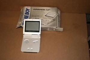 Nintendo GameBoy Advance GBA SP LIMITED EDITION Platinum/Onyx System pearl white - Picture 1 of 7