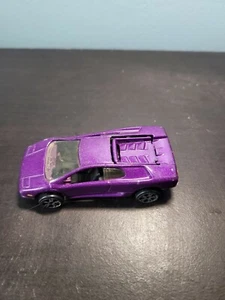 1991 Matchbox Lamborghini purple - Picture 1 of 4