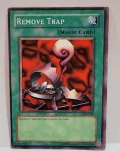 YUGIOH REMOVE TRAP LOB-060 OFF CENTER MISPRINT ERROR COMMON LIGHT PLAYED - Picture 1 of 1