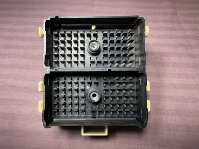 15266957-02 Chevy Trailblazer o GMC Envoy 2006-2007 módulo de control de relé de fusibles Foto 1 de 4