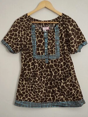 Koi By Kathy Peterson скраб верхний размер S коричневый жираф медицинский уход стоматологический - Изображение 1 из 4