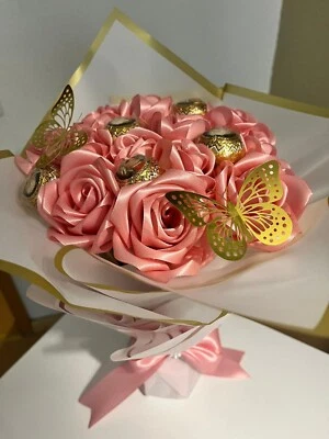 Geschenk Für Frauen 🌹Mozartkugeln mit ewigen Rosen und Krone 👑  aus Satin  - Bild 1 von 4