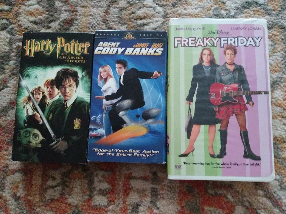 Lot 3 Harry Potter and the Chamber of Secrets VHS Agent Cody Banks Freaky Friday - Image 1 of 1