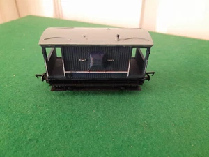BACHMANN GUARDS VAN RE PAINTED - Picture 1 of 5