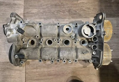 Cubierta de válvula con árboles de levas Volkswagen Audi A3 1.4 E-tron Turbo 04E103479P Foto 1 de 4