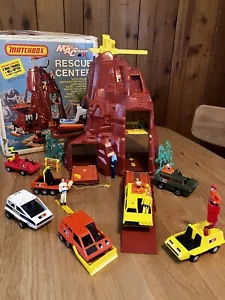 Matchbox Mobile Action Command Rescue Center Mountain 1975 con caja + extras - Imagen 1 de 9