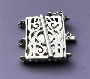 Vintage 10K White Gold Triple Strand Clasp - Picture 1 of 15