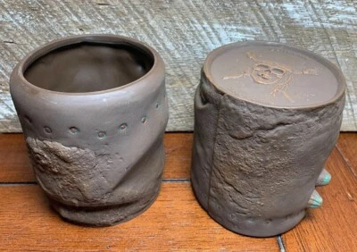 2 PIRATAS DEL CARIBE en el fin del mundo tazas de repuesto juego de dados piratas (A) Foto 1 de 4