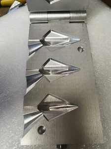 3 EN 1 BISAGRAS CNC MOLDE PIRAMIDAL PLOMO MAR COLA DE PESCA PESOS 2 oz 3 oz 4 oz - Imagen 1 de 3