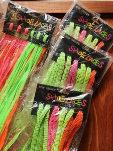 4x (48 pares) Vintage Años 90 Colores Neón Zapatos Cordones Metálicos Tienda Exhibición Tarjeta - Imagen 1 de 9