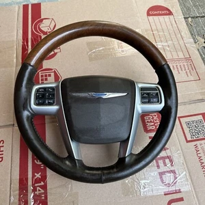 11-14 Chrysler 300  Woodgrain Driver Steering Wheel Cruise Radio Buttons OEM - Foto 1 di 8