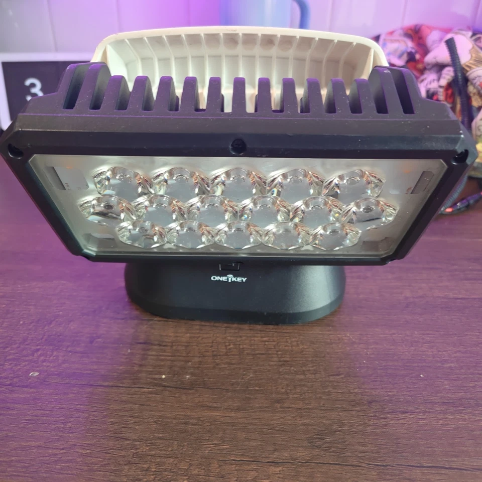 Milwaukee Tool 2123-20 M18 Utilidad Control Remoto Luz de Búsqueda con Portátil Foto 1 de 4