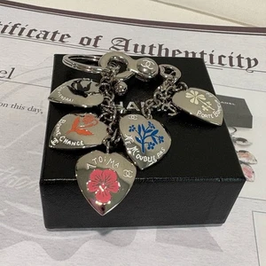 Auténtico CHANEL San Valentín Charm Llavero Pulsera con Caja y Certificado - Imagen 1 de 6