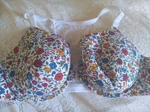 Sujetador Cacique 46C Fliral Encaje Espalda Frente Abierto Acolchado  - Imagen 1 de 8