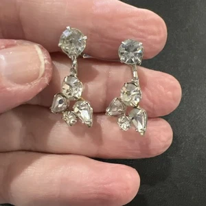 vintage screwback earrings Rhinestones  - Picture 1 of 8