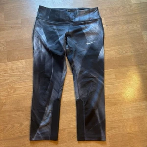 NIKE RUNNING LEGGINGS PANTALONE DONNA TAGLIA MEDIA - Foto 1 di 3
