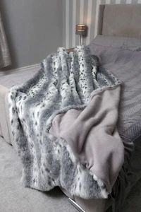 Sodes Lynx Bianco e Nero con Pile Polare Argento Alta Qualità Super Deluxe Throw - Foto 1 di 3